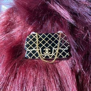 Fashion brooch/pin (black and gold)